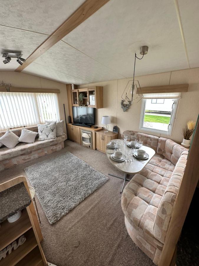 6 Berth Caravan On Marine Holiday Park Rhyl Exterior foto